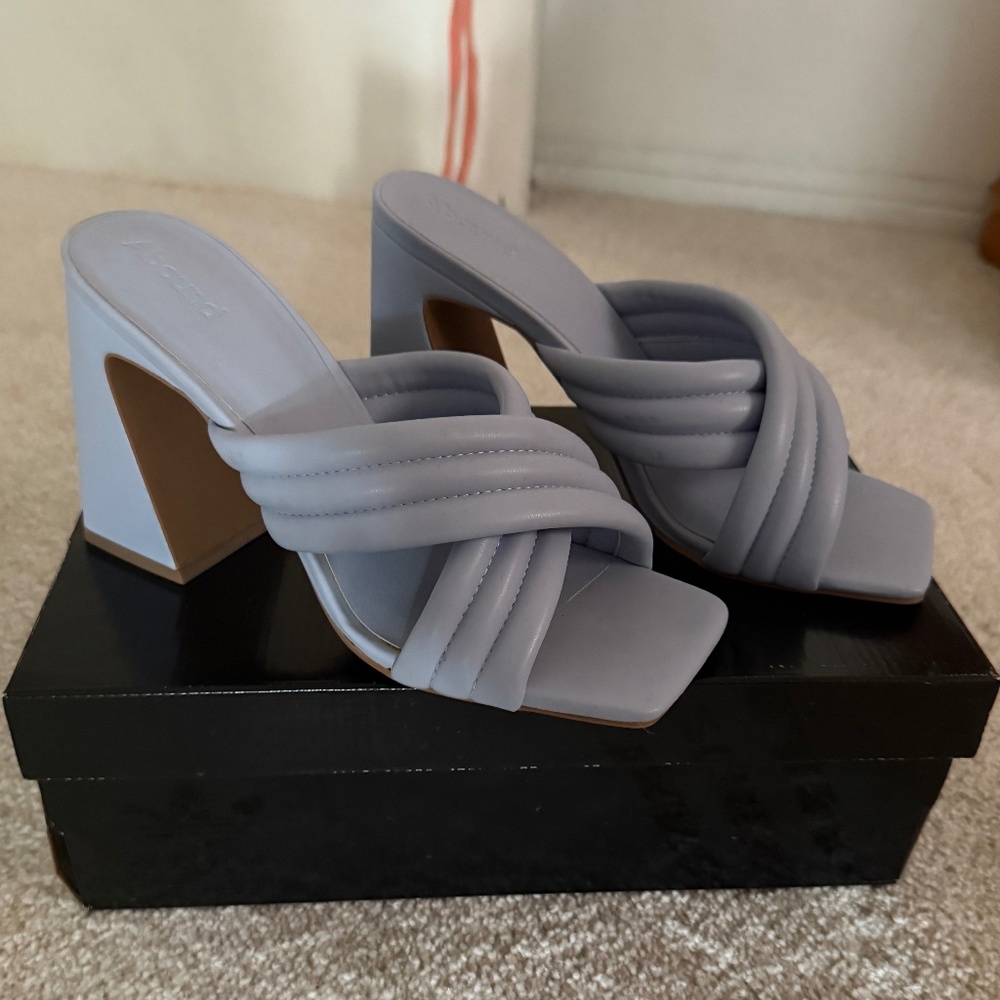 abound light blue heels